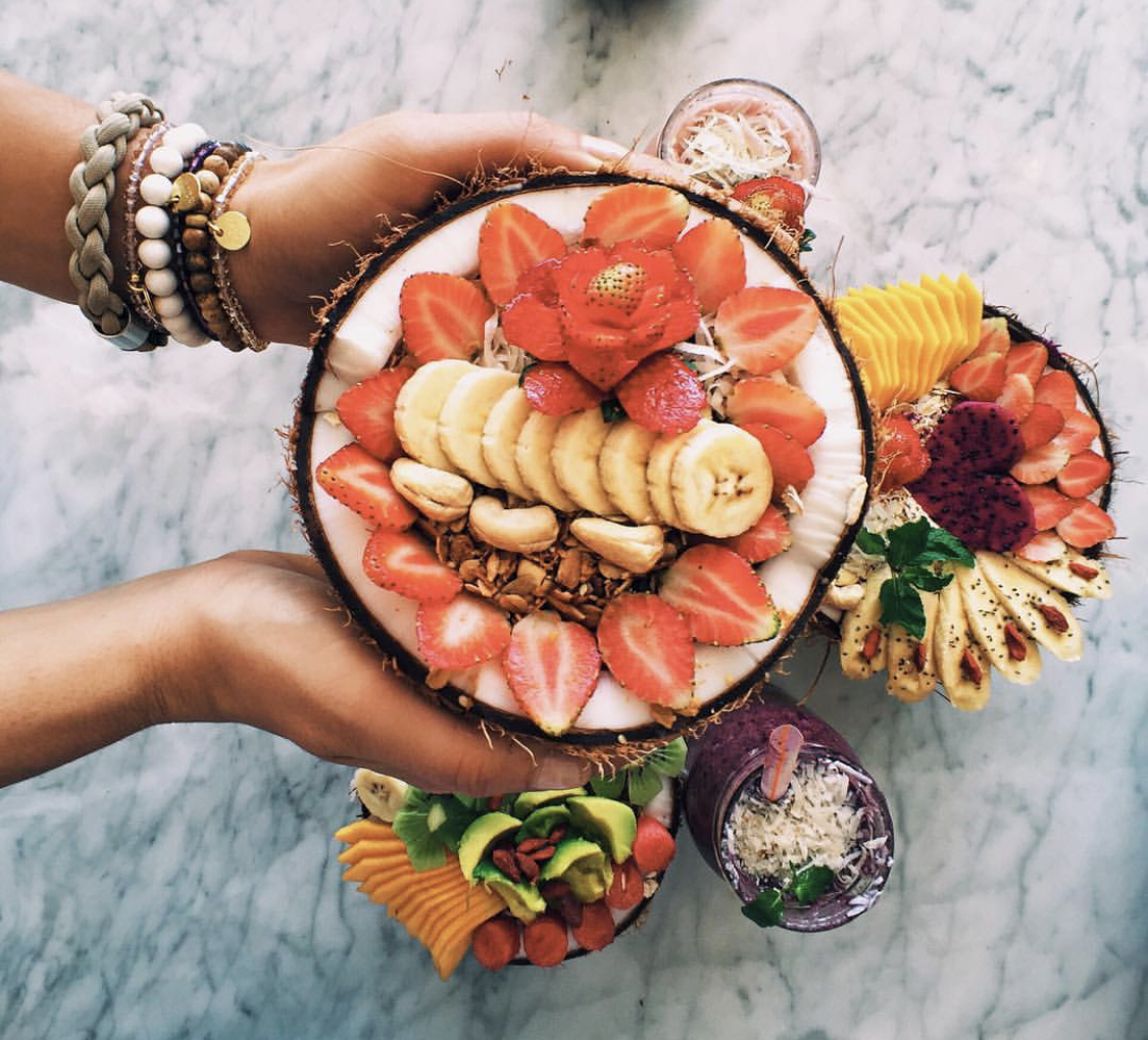Smoothies and smoothie bowls at Cafe Organic in Bali