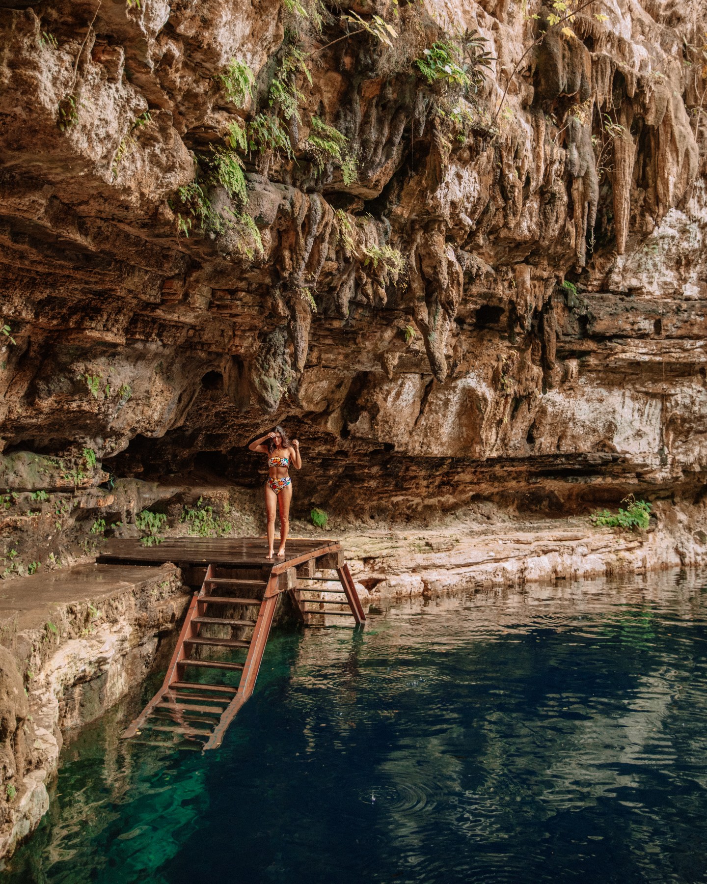 Oxman Cenote Yucatan. This guide gives you tips for all of the best cenotes in Tulum and the best cenotes near Tulum including what to pack for the best Tulum cenotes and more. If you are looking for day trips from Tulum, check out the best cenotes in Quintana Roo and best cenotes in Yucatan for ideas! | Tulum cenotes photography | cenotes Mexico tulum | cenotes tulum riviera maya | best cenotes in quintana roo | cenotes quintana roo | cenotes in playa del carmen